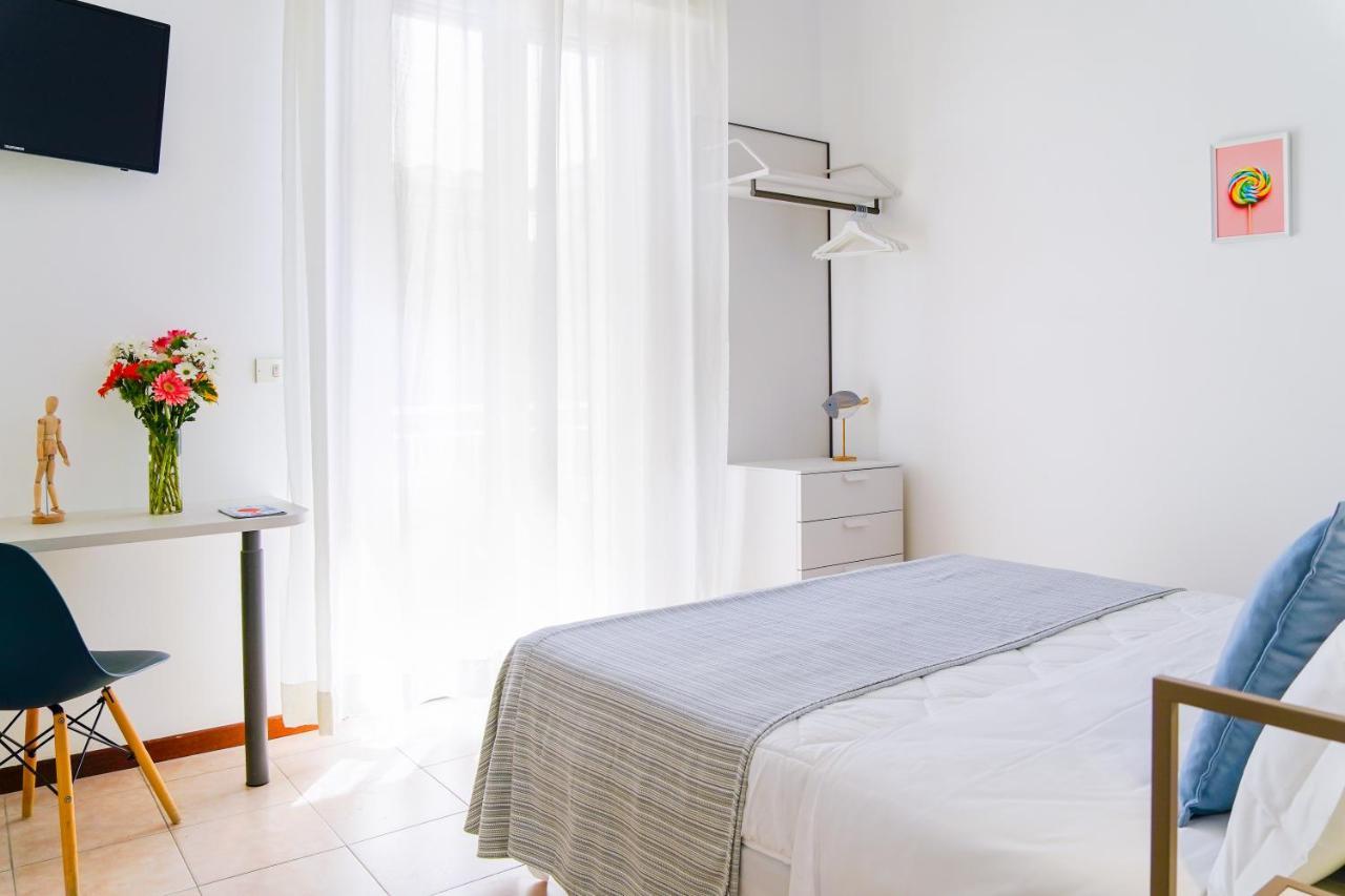 Hotel Mon Pays Rimini Extérieur photo